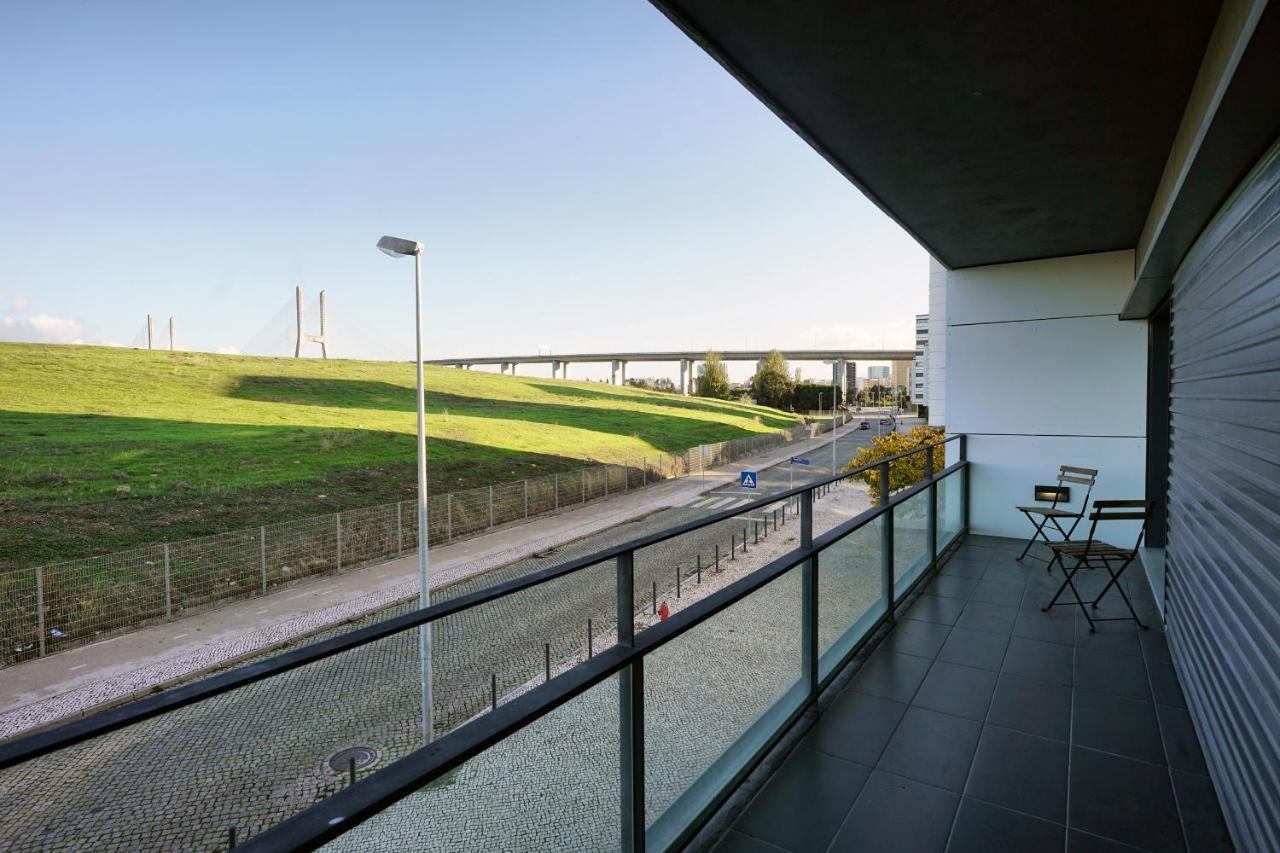 Bridge View With Balcony Lejlighed Sacavém Eksteriør billede